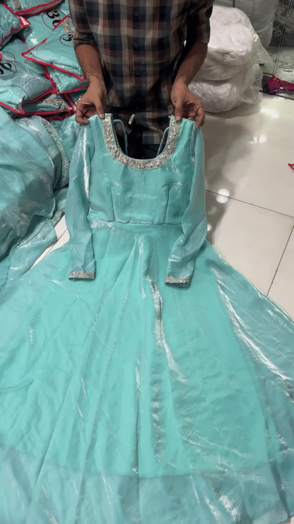 Women Regular Zardozi Kurta with Trousers & With Dupatta