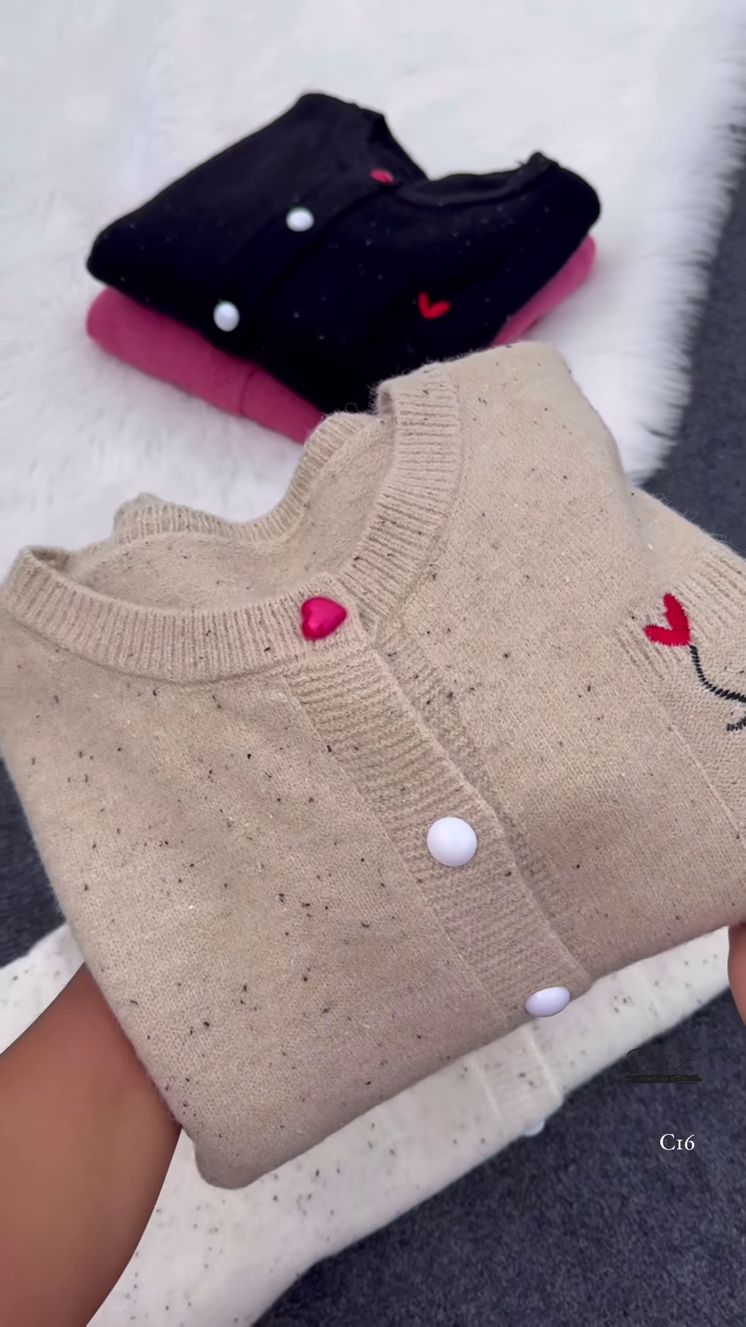 Speckled Heart Button Cardigan – Cute, Cozy, and Effortlessly Stylish ❤️🧶 - Image 4