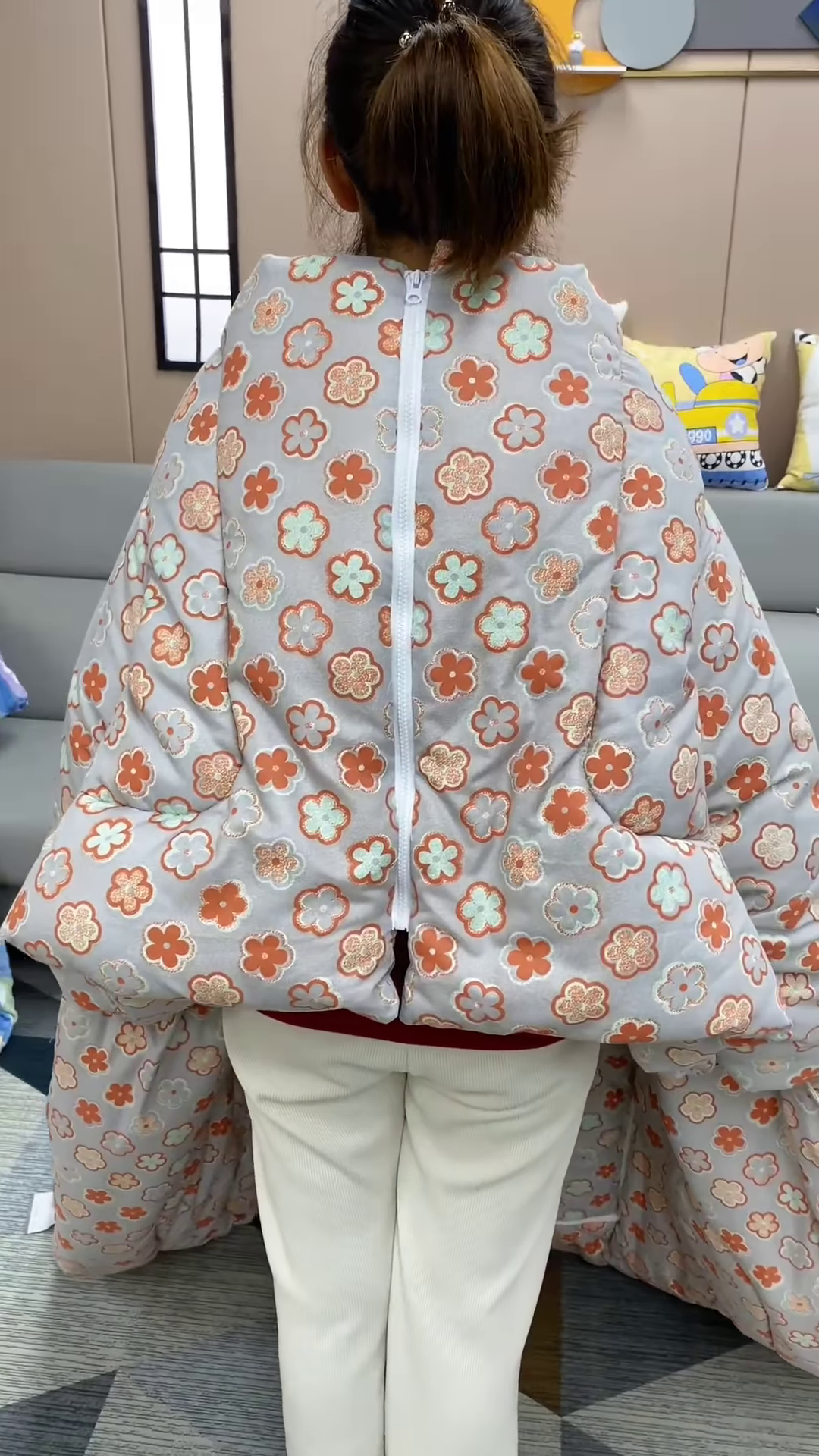 Cozy Wearable Blanket Quilt – Snuggle, Lounge, and Nap in Cloud‑Soft Comfort 💤🧸 - Image 3