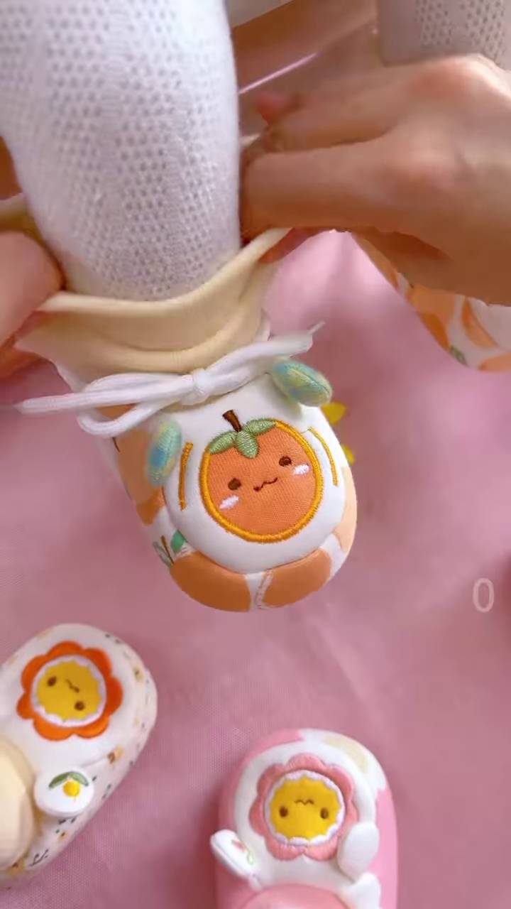 Flower-Faced Plush Toys 🌸🧸 With Embroidered Details & Dress-Up Appeal – Multi-Color Variants - Image 3