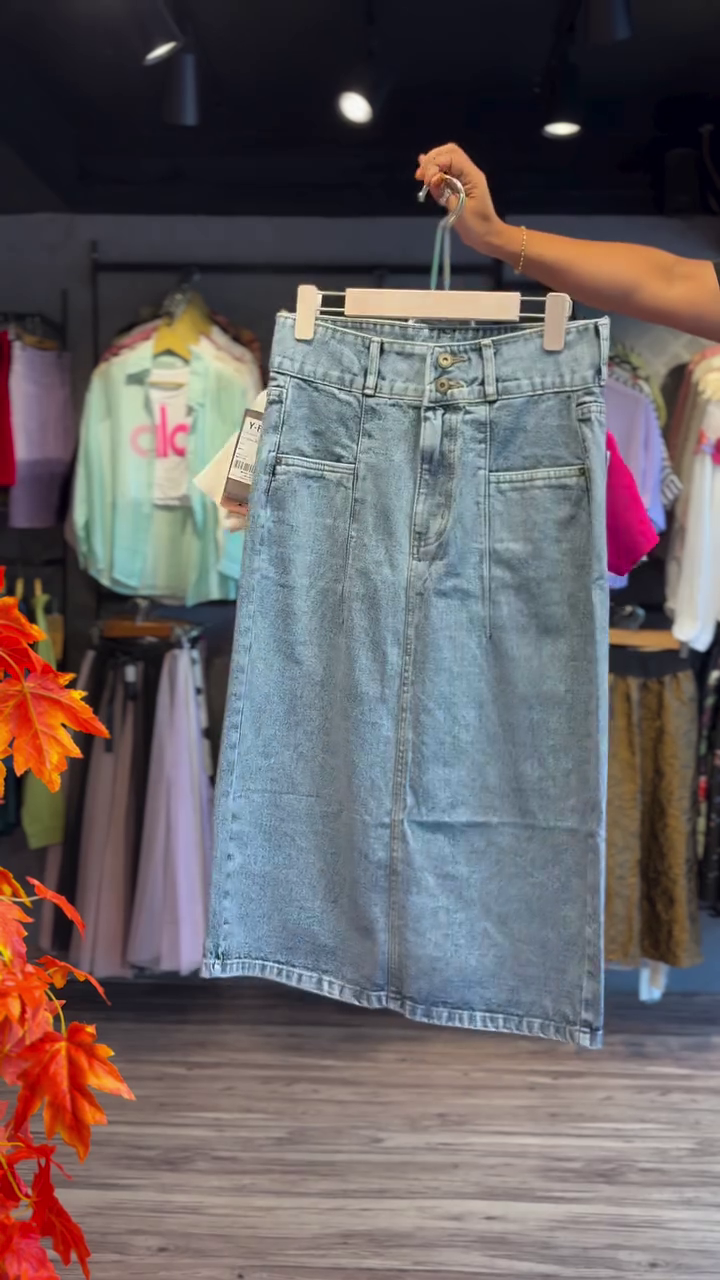 Waveline Colorblock Crop & Seamline Denim Skirt - Image 2