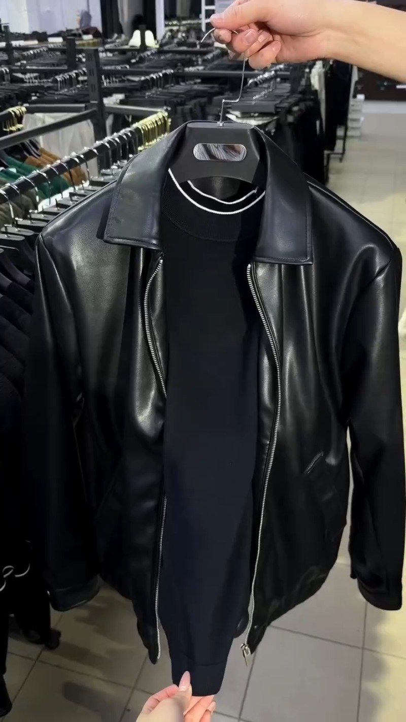 Modern Urban Aesthetic Leather Jacket and Trousers Ensemble - Image 3