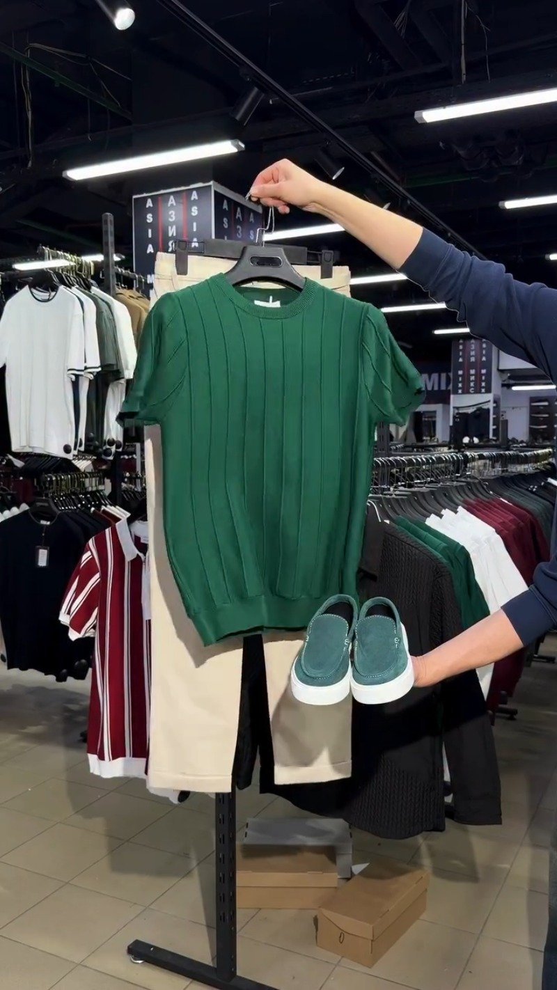 Contemporary Minimalist Knit Top & Trouser Ensemble โ Available in Forest Green & Cream