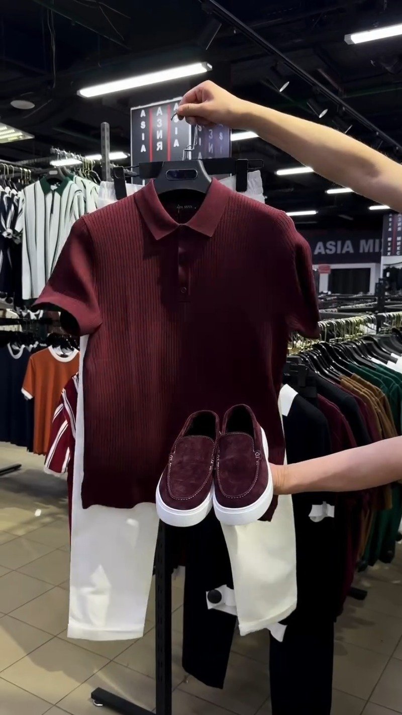 Modern Minimalist Zip-Front Polo & Trouser Set โ Available in Deep Crimson & Forest Green - Image 4
