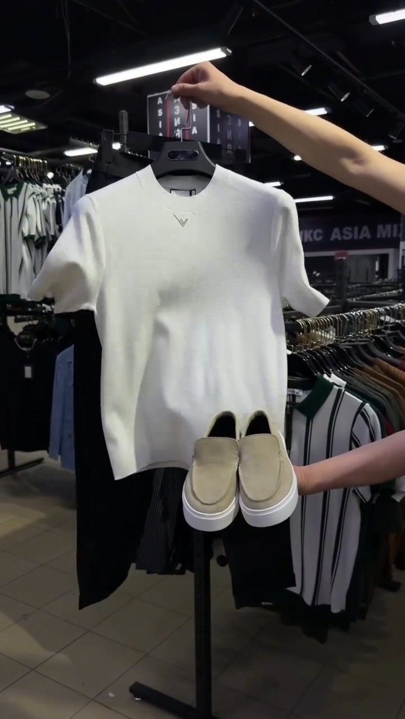 Minimalist Casual Tee & Pant Co-ord Set with Suede Slip-ons โ Available in Jet Black & Off-White - Image 2