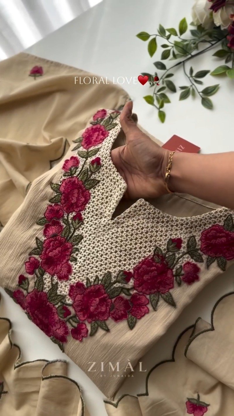 Beige Floral Embroidered Crochet Kurta Set with Scalloped Dupatta - Image 3