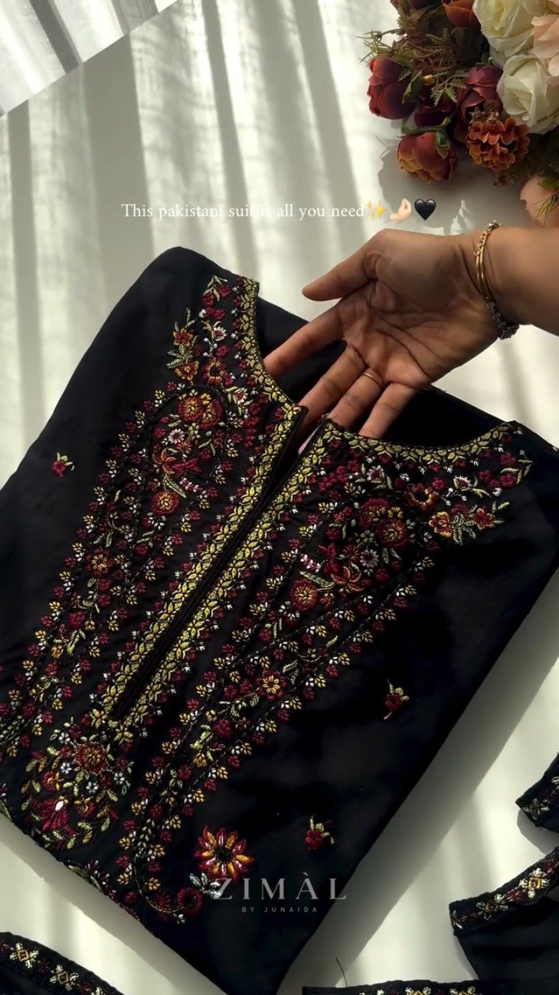 Midnight Noir Embroidered Ethnic Kurta Set - Image 2