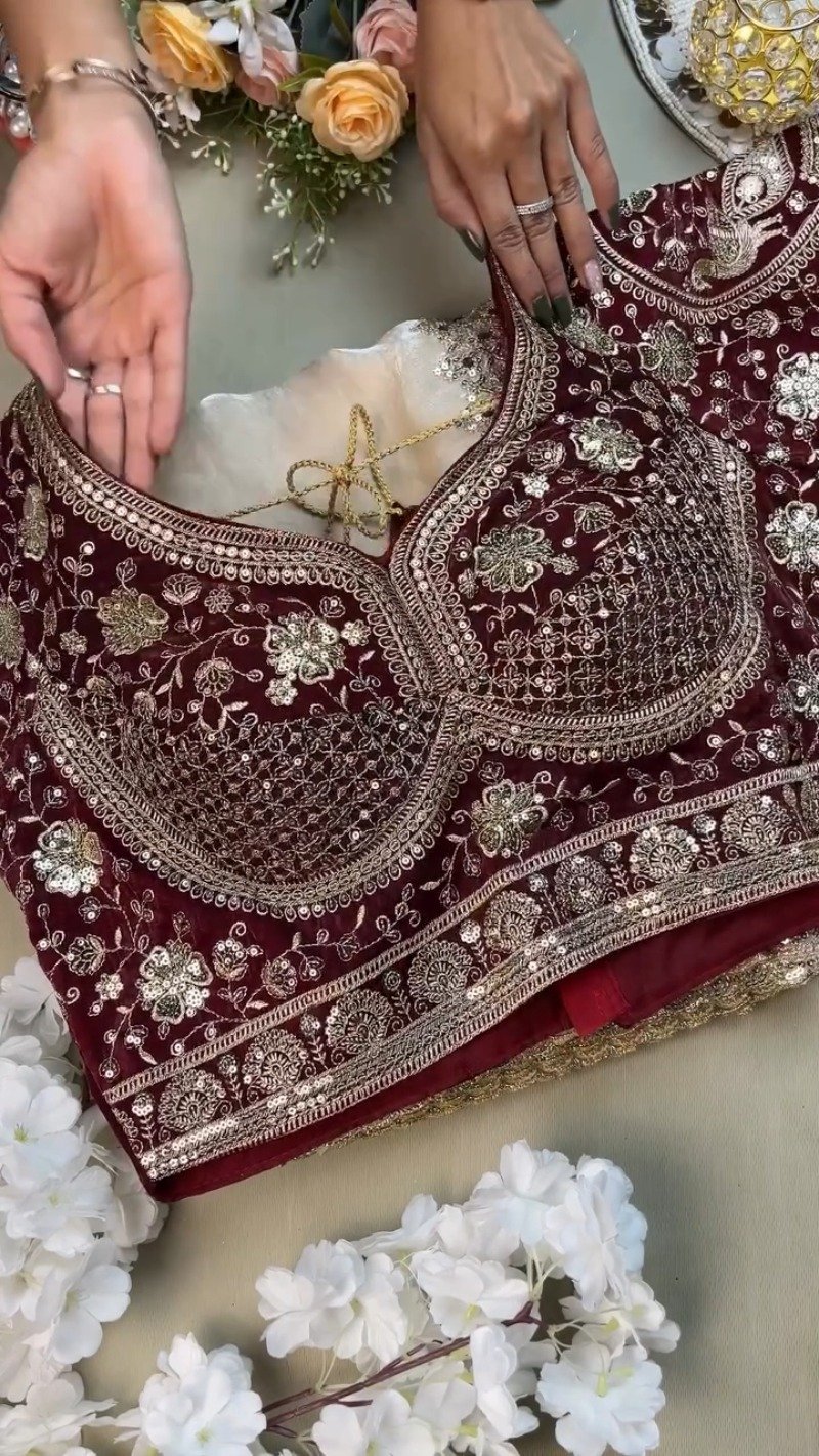 Royal Maroon Velvet & Ivory Organza Festive Saree Set - Image 3