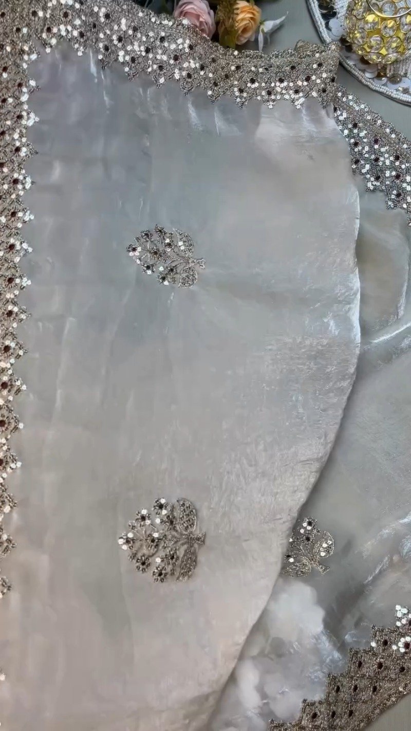 Royal Maroon Velvet & Ivory Organza Festive Saree Set - Image 4