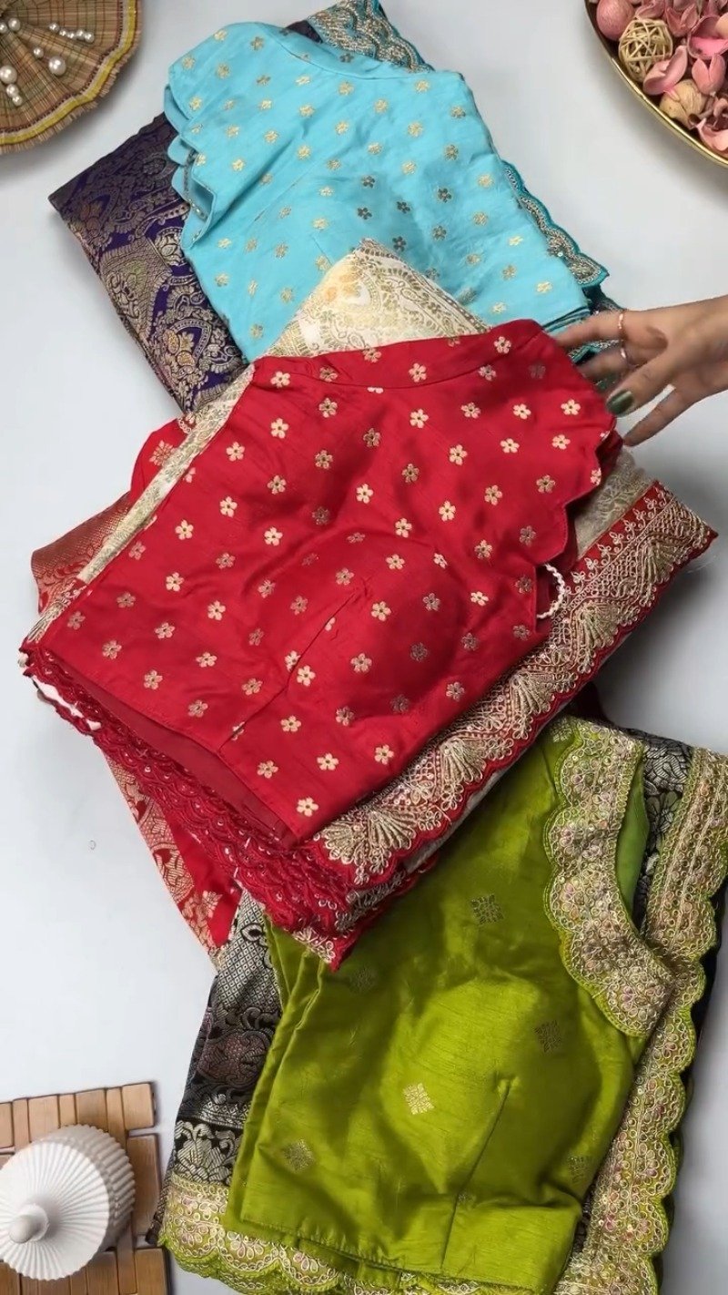 Exquisite Banarasi Scalloped Edge Saree & Blouse Set β Available in Cream, Black, Blue & Red - Image 2