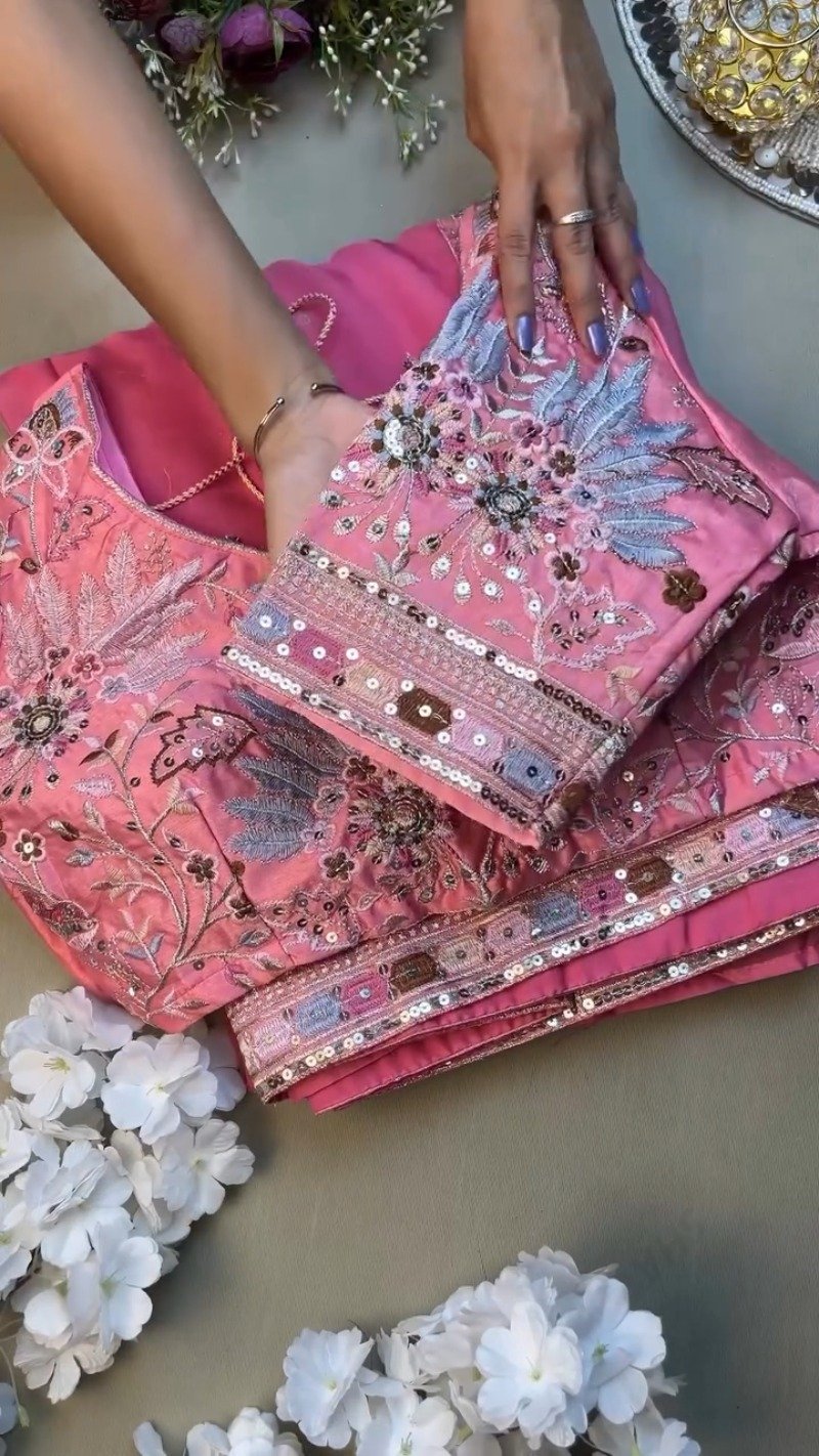 Rosy Radiance Floral Embroidered Saree Set โ Available in Vibrant Pink - Image 2