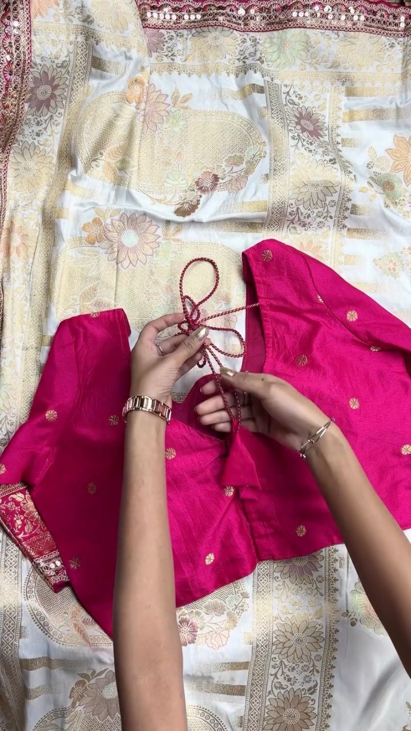 Exquisite Brocade-Embellished Saree and Blouse Set β Available in Cream & Magenta - Image 7
