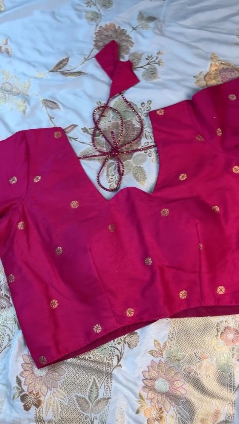 Regal White and Fuchsia Silk Brocade Saree with Hand-Embroidered Blouse - Image 8