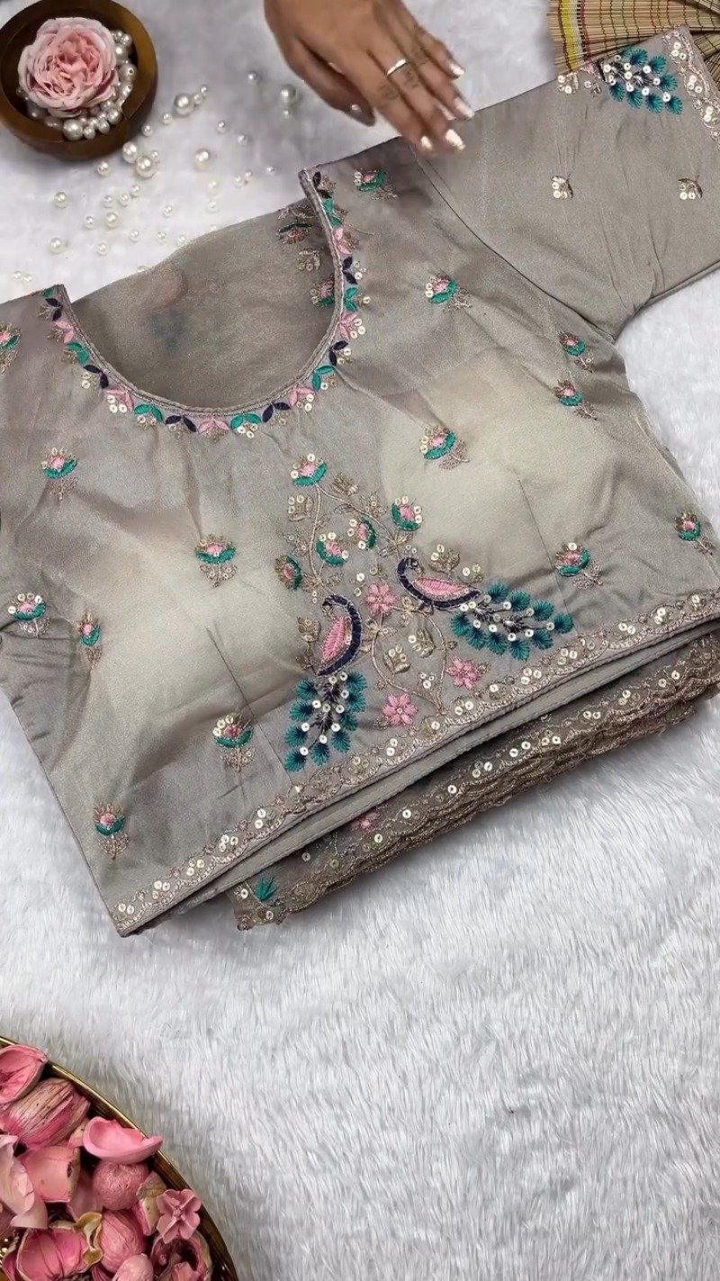 Morpankh Morni Embroidered Tissue Silk Saree Set – Grey Sophistication - Image 3