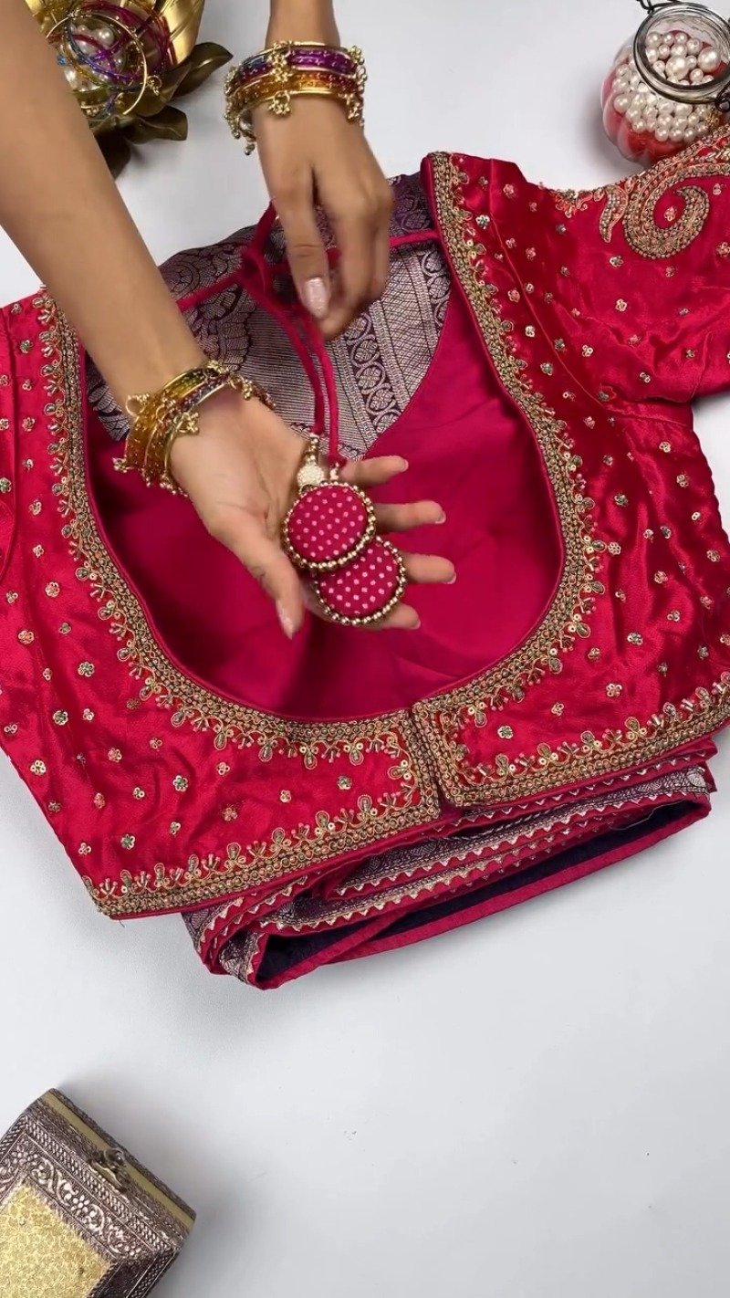 Royal Velvet & Silk Zari Woven Saree Ensemble β Available in Crimson & Deep Violet - Image 3