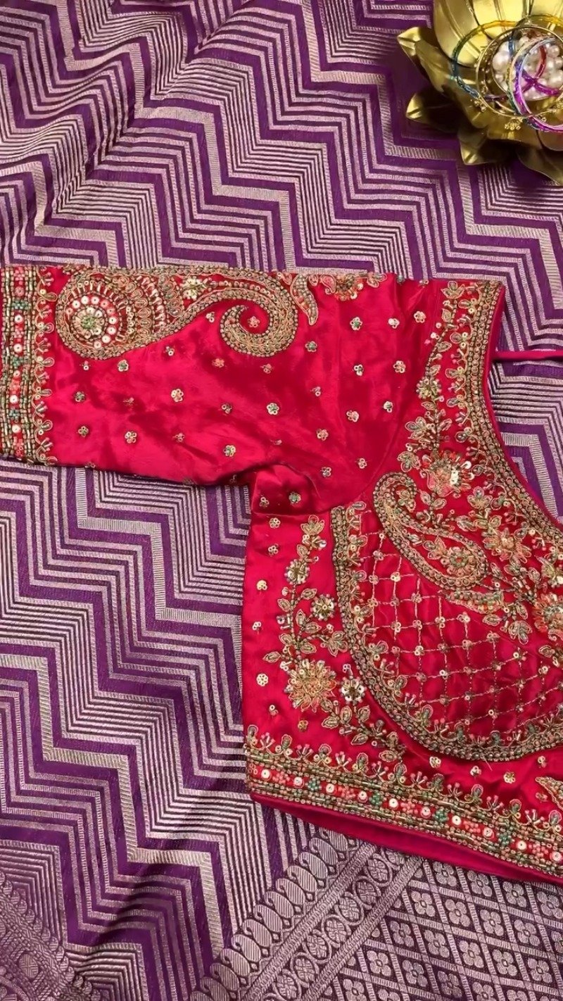Royal Velvet & Silk Zari Woven Saree Ensemble β Available in Crimson & Deep Violet - Image 9