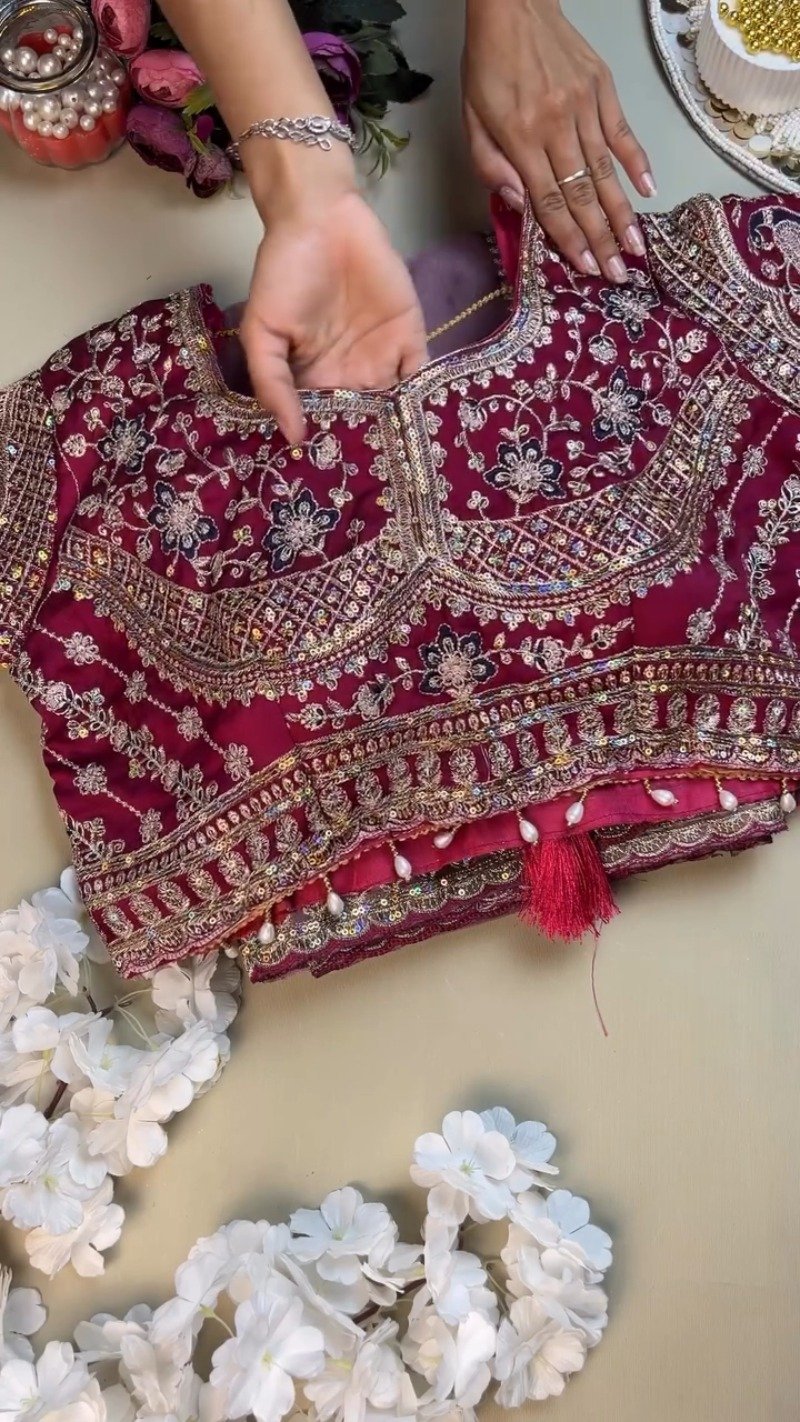 Enchanting Mauve & Royal Burgundy Embellished Saree Set - Image 3