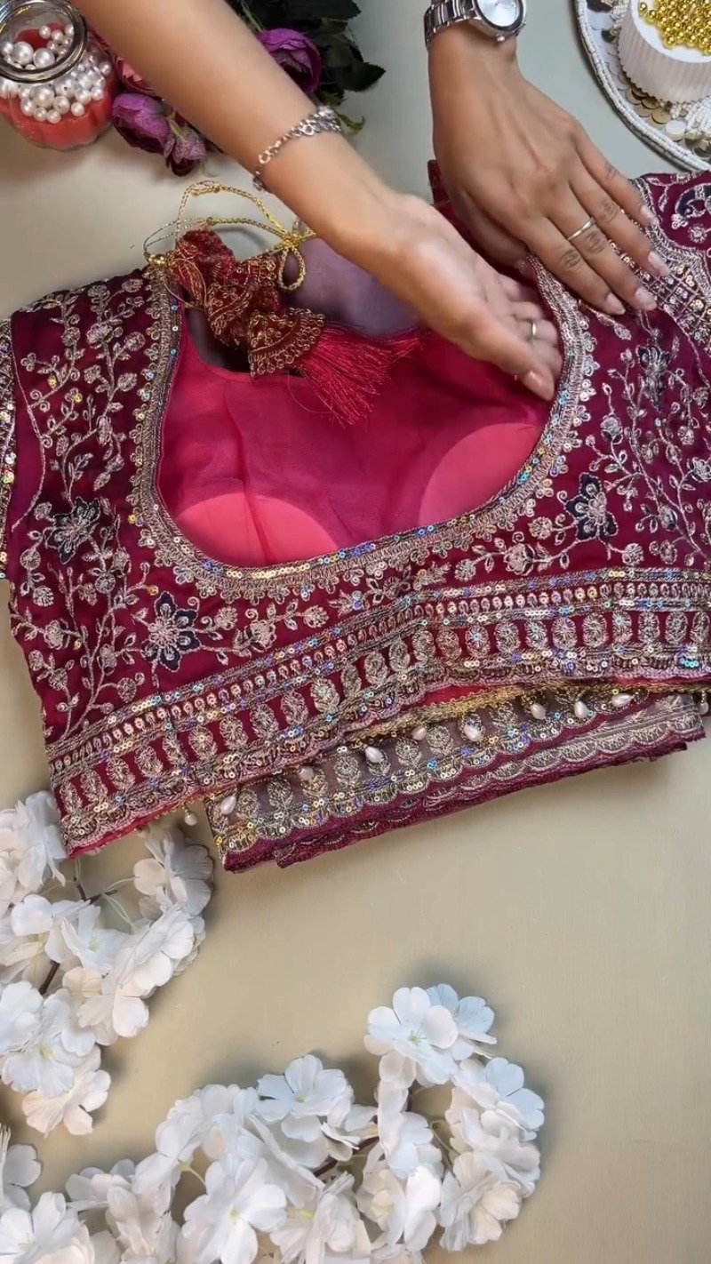 Enchanting Mauve & Royal Burgundy Embellished Saree Set - Image 4