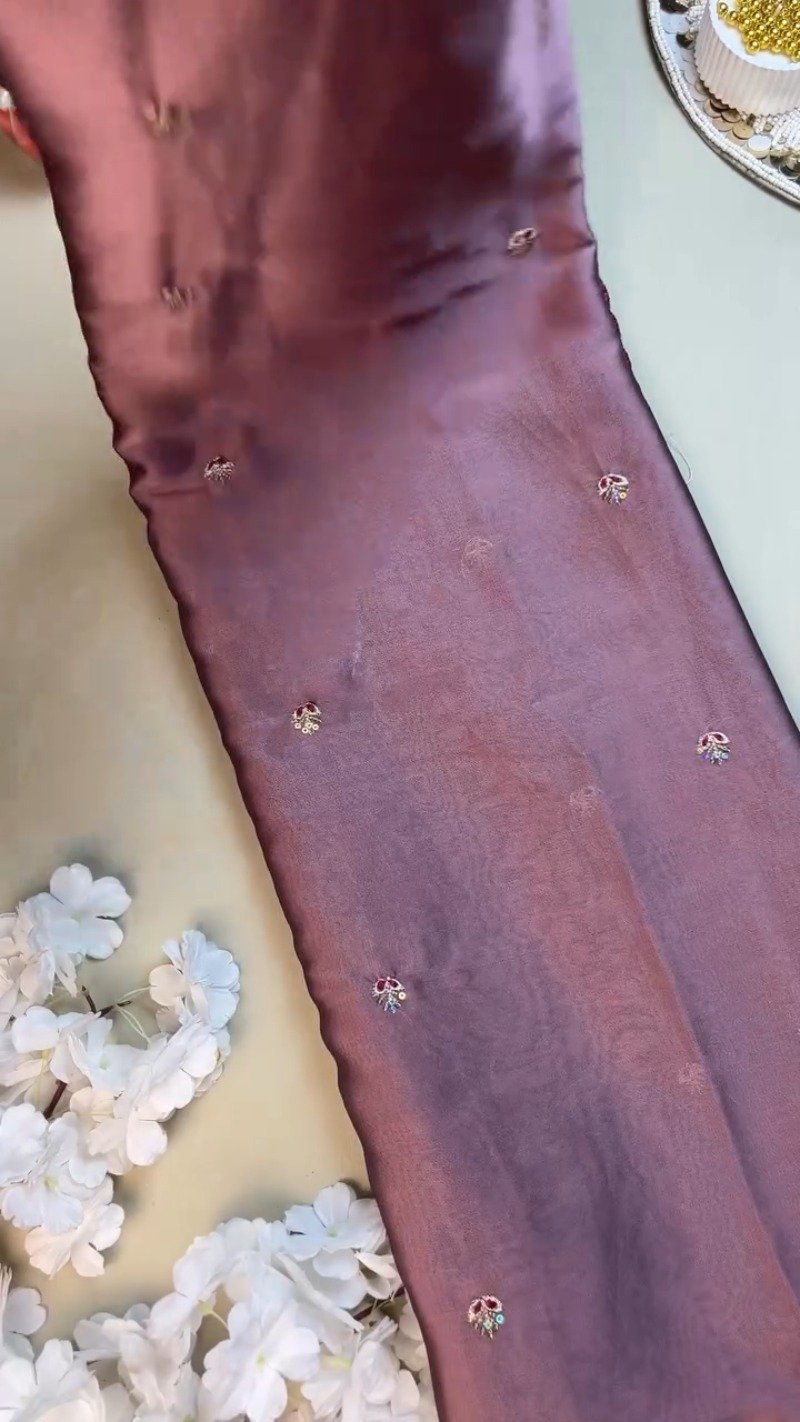 Enchanting Mauve & Royal Burgundy Embellished Saree Set - Image 5
