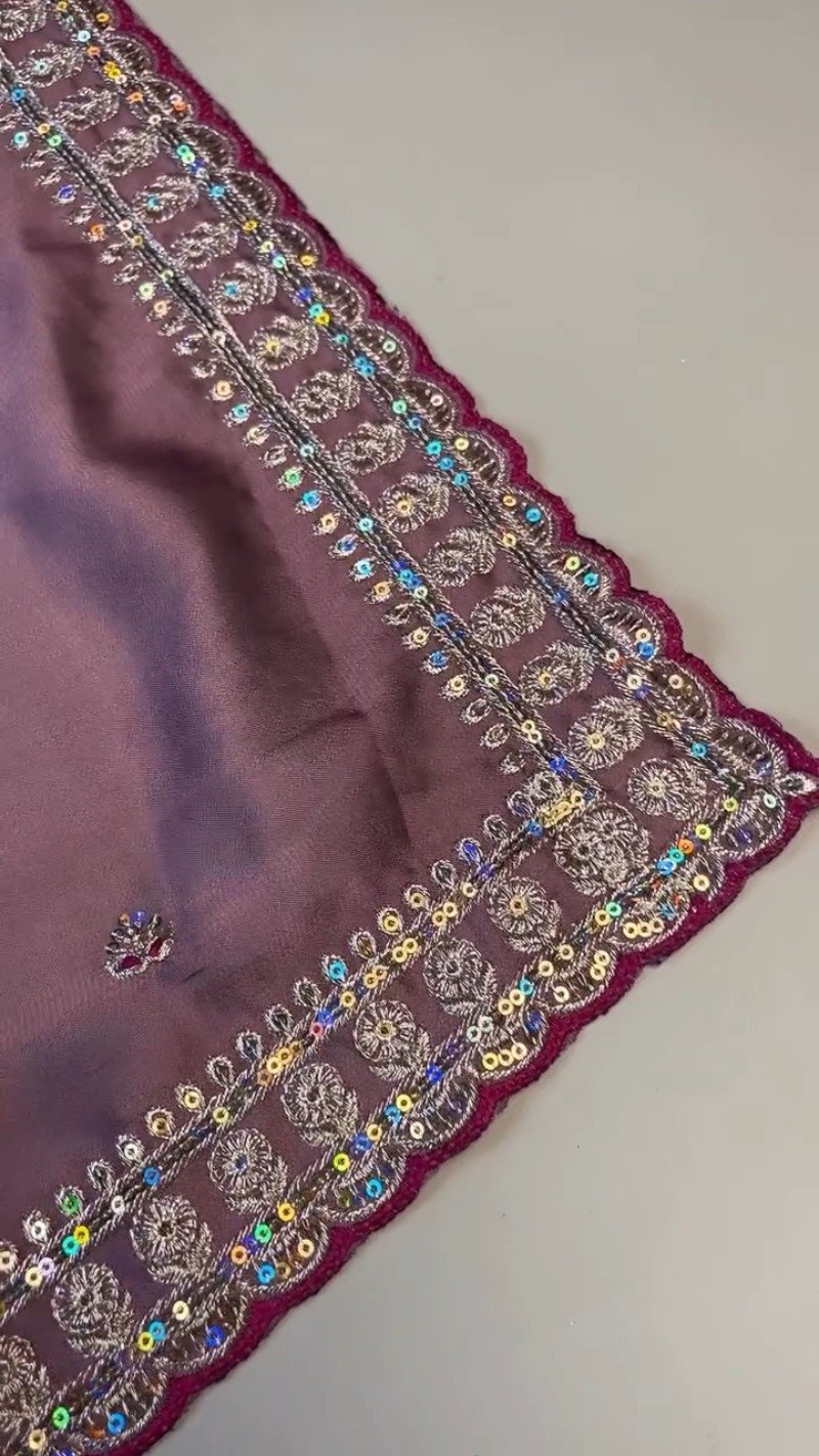 Enchanting Mauve & Royal Burgundy Embellished Saree Set - Image 7