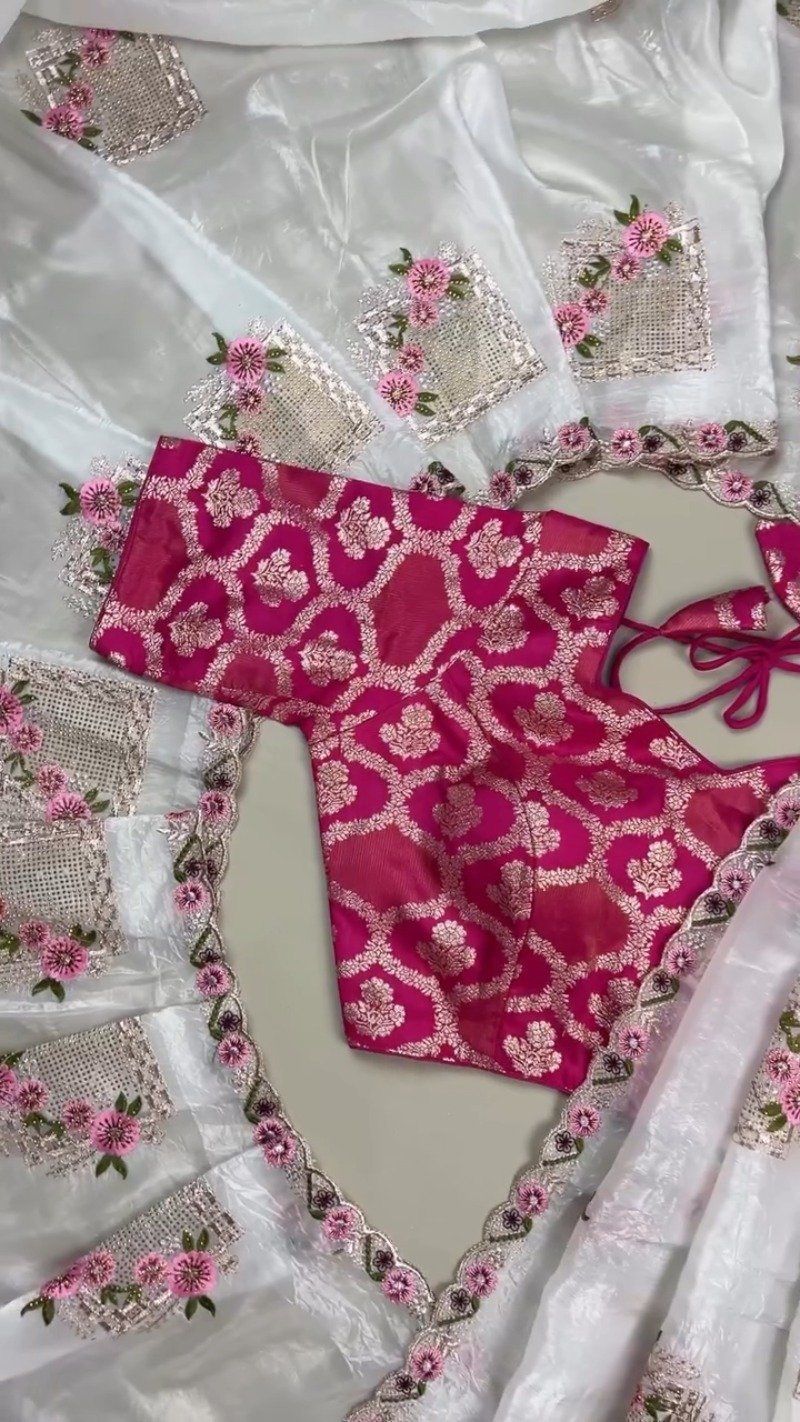 Elegant White & Fuchsia Embroidered Kurta Set โ A Celebration of Grace