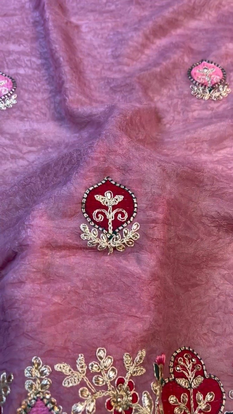 Enchanting Mauve Rose Embroidered Saree Set with Contrast Deep Emerald Blouse - Image 3
