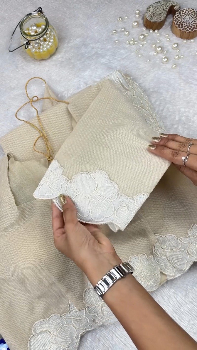 Ethereal Ivory Scalloped Kota Doria Ethnic Set with Floral Embroidery - Image 4