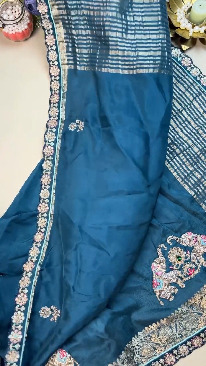 Royal Elephant Motif Embroidered Teal Blue Saree with Sky Blue Blouse β Single Colour Variant - Image 3